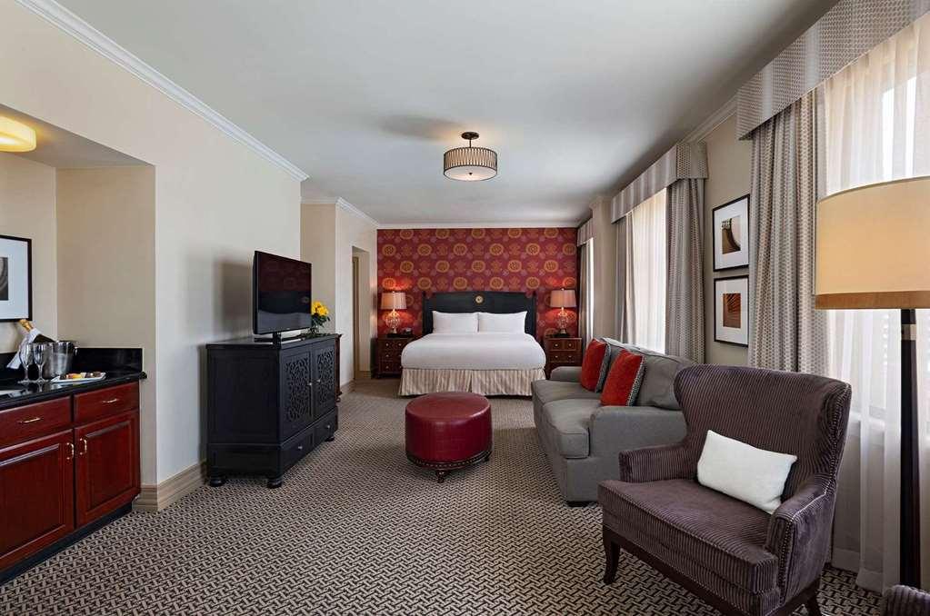 The Royal Sonesta Stephen F Austin Hotel Room photo